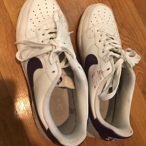 Air Force 1 sneakers!